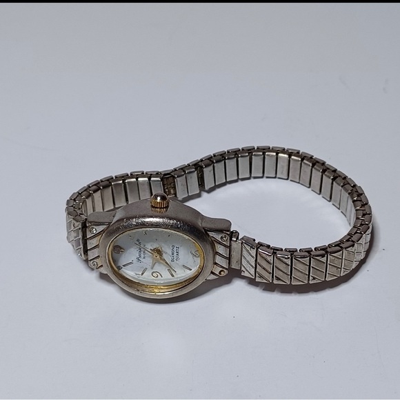 Vintage Precision By Gruen Diamond Quarts Watch Working With New Battery - Picture 1 of 6